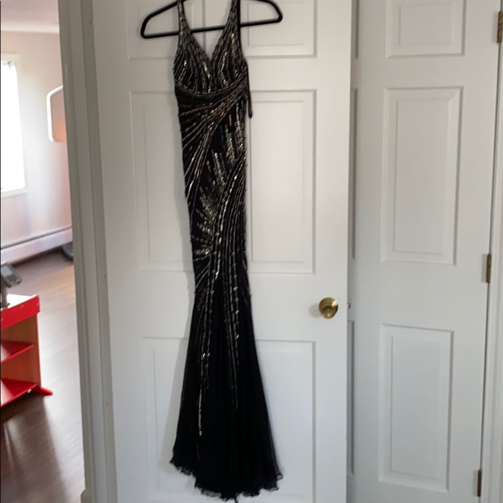 Women’s Gown trumpet style size 2